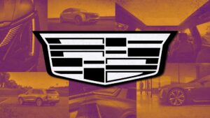 Billede af Cadillac Lyriq med logo i forgrunden