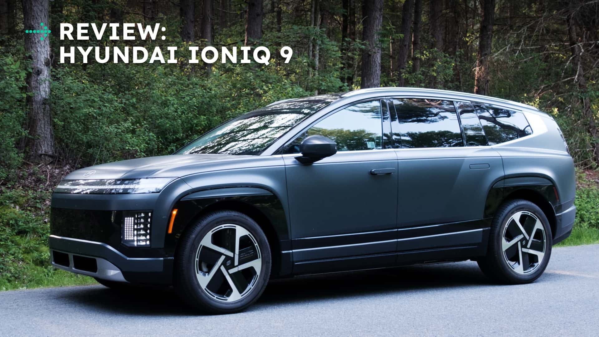 Anmeldelse af Hyundai Ioniq 9 elektrisk SUV i skovmiljø