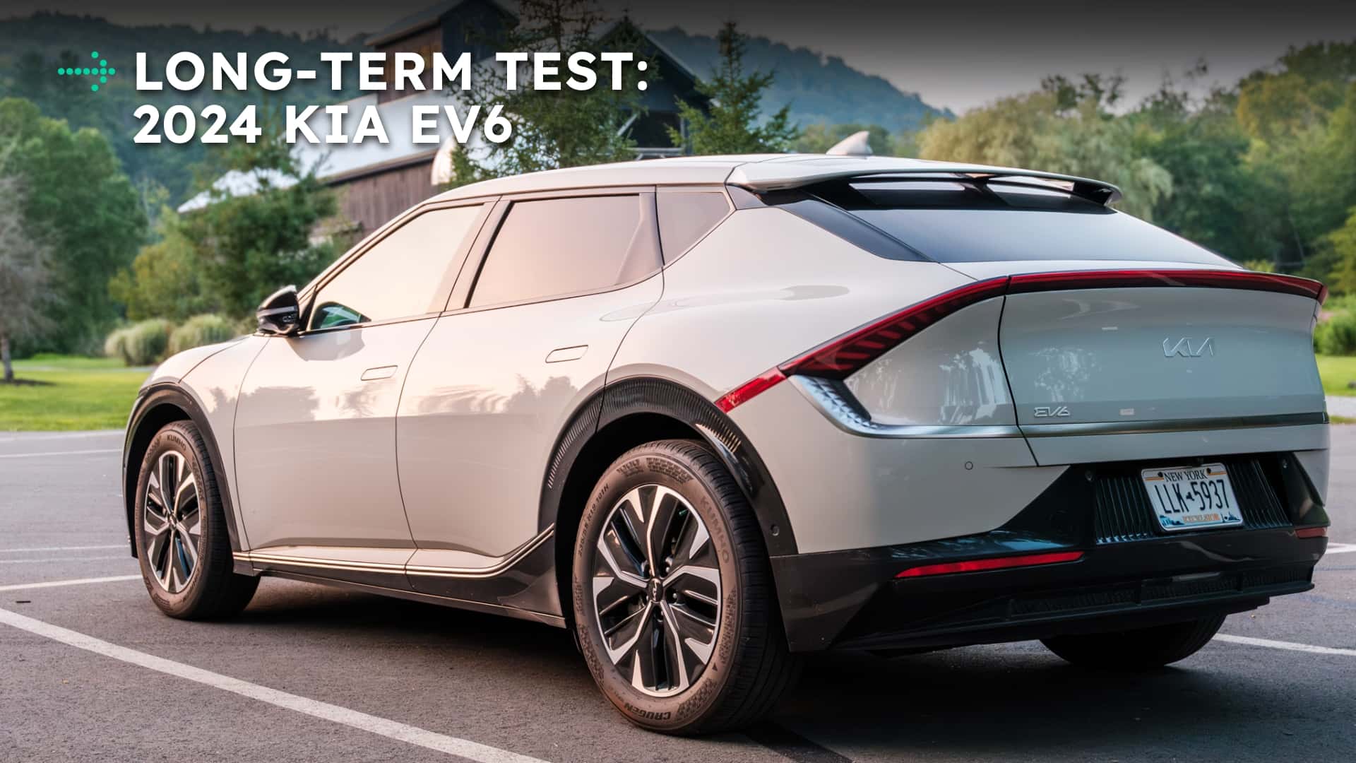 Langsigtet test af 2024 KIA EV6 elbil parkeret udendørs