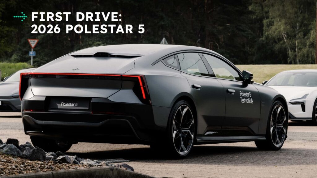 Første kørsel: 2026 Polestar 5 bagfra på vej, elektrisk sportsvogn