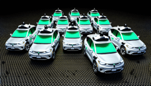 Flåde af autonome elbiler med futuristisk design