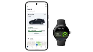 Mobiltelefon og smartwatch viser ladestatus for elektrisk bil med app