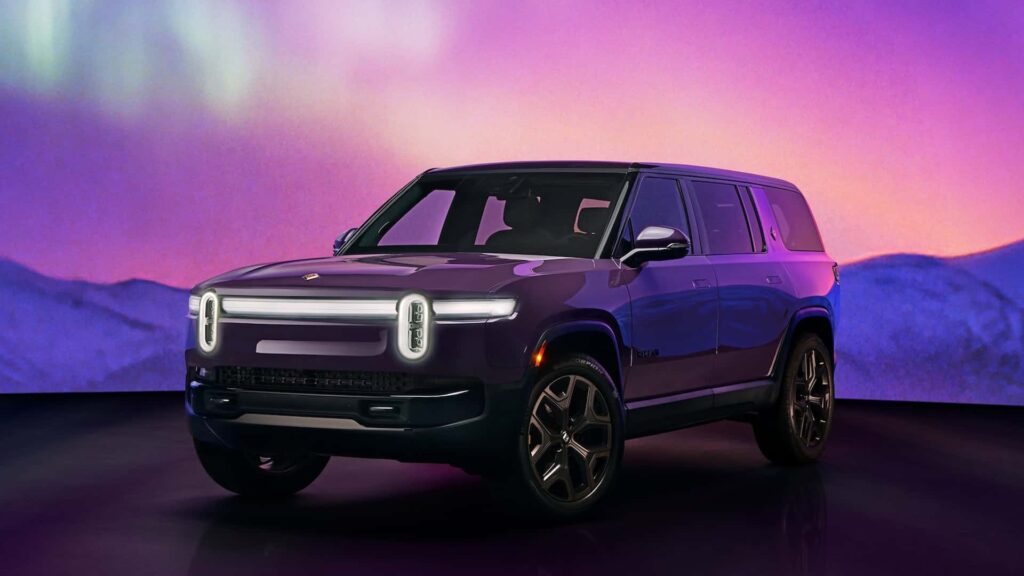 Elektrisk SUV med futuristisk design mod farverig baggrund