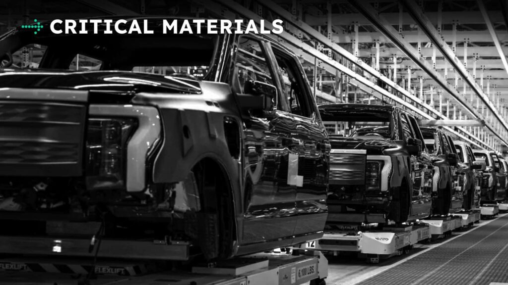 Produktion af elbiler i en fabrikslinje hos Tesla