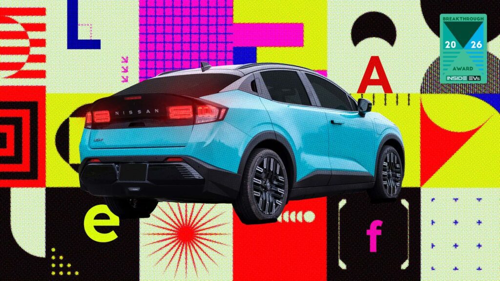 Elektrisk Nissan bil i lys blå med futuristisk baggrund