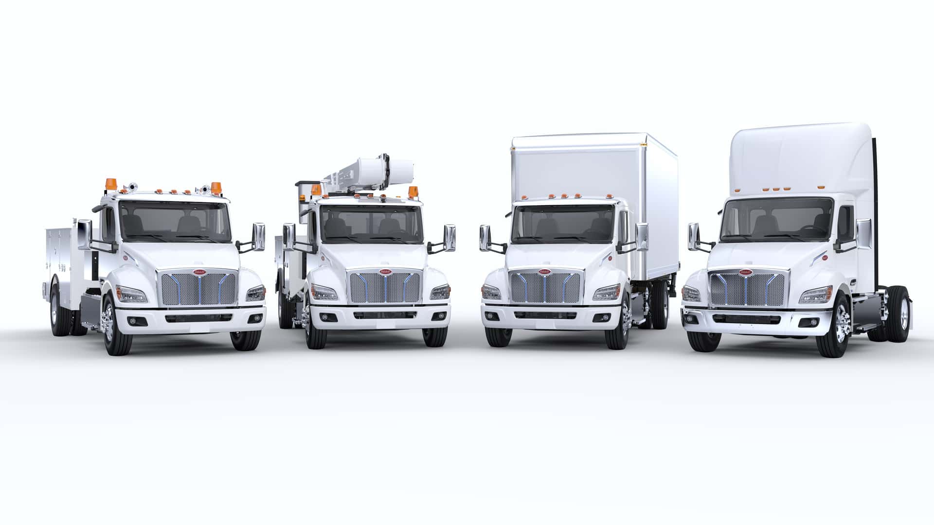 Række af fire hvide kommercielle lastbiler, frontbillede, på en lys baggrund