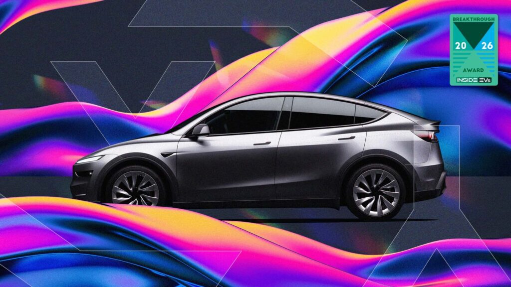 Sølvfarvet Tesla-model på farverig baggrund med futuristisk design