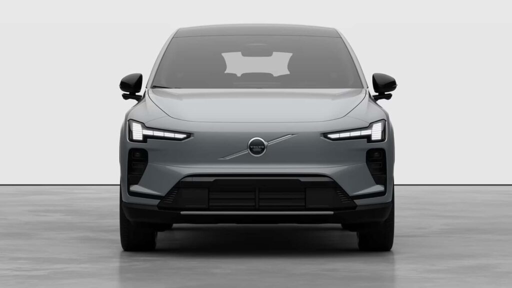 Forfra af sølvgrå elbil i minimalistisk design