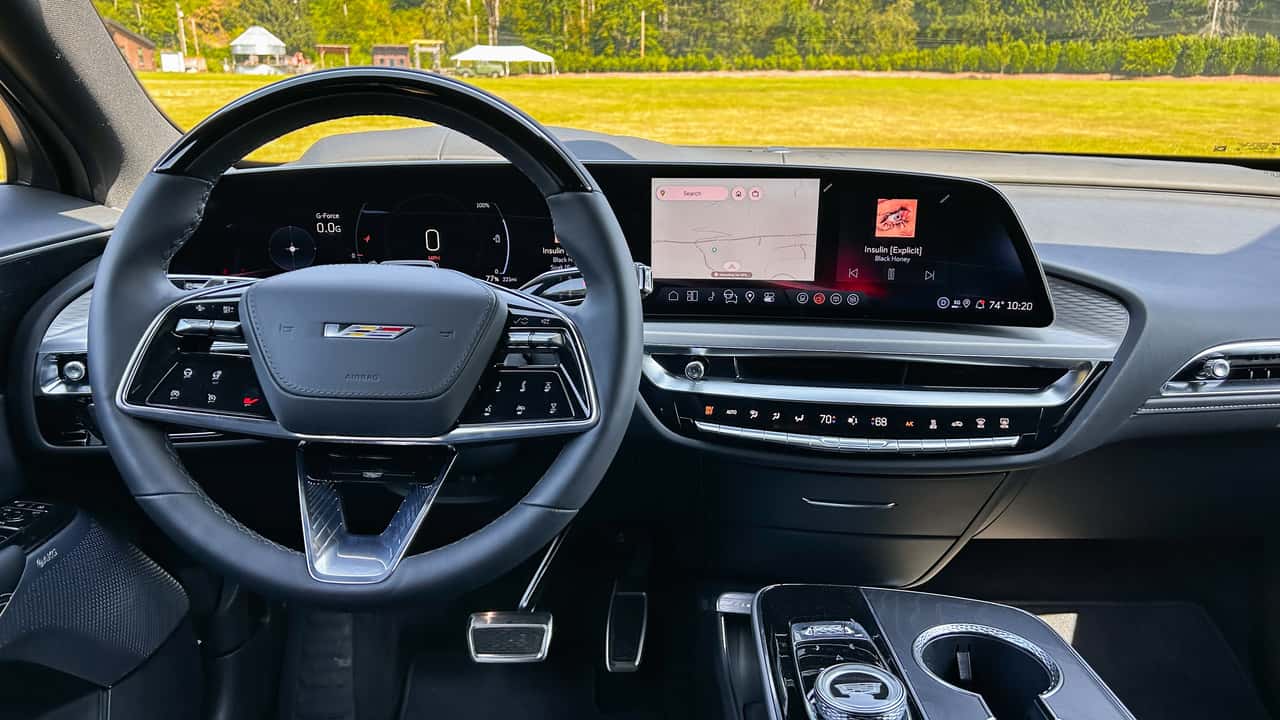 Cadillac V-serie interiør med digitalt display