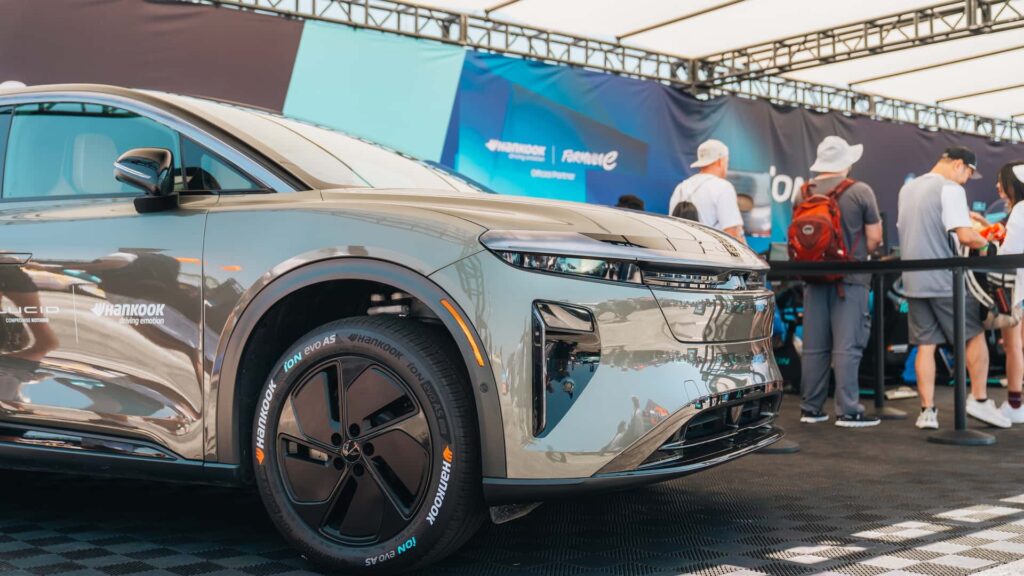 Lucid elektrisk SUV på udstilling