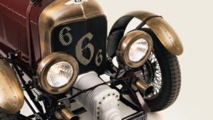 Bentley vintage racer med bronzedetaljer