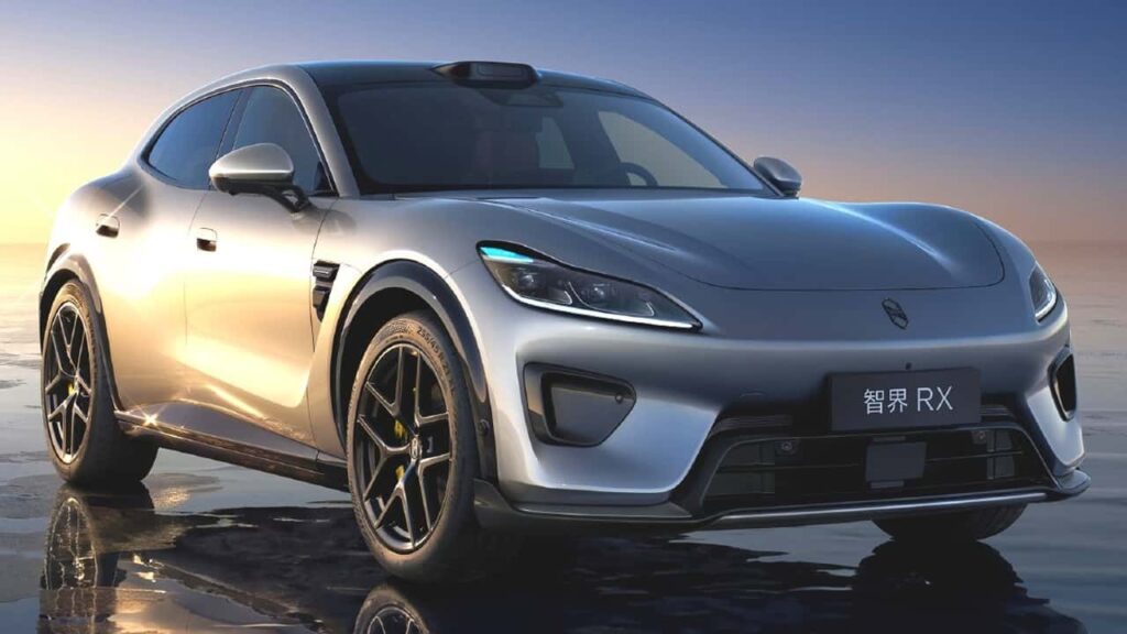 Zeker RX elektrisk SUV i solnedgang