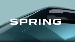Billede af bil med teksten 'SPRING'