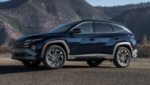 Hyundai elektrisk SUV i bjerglandskab