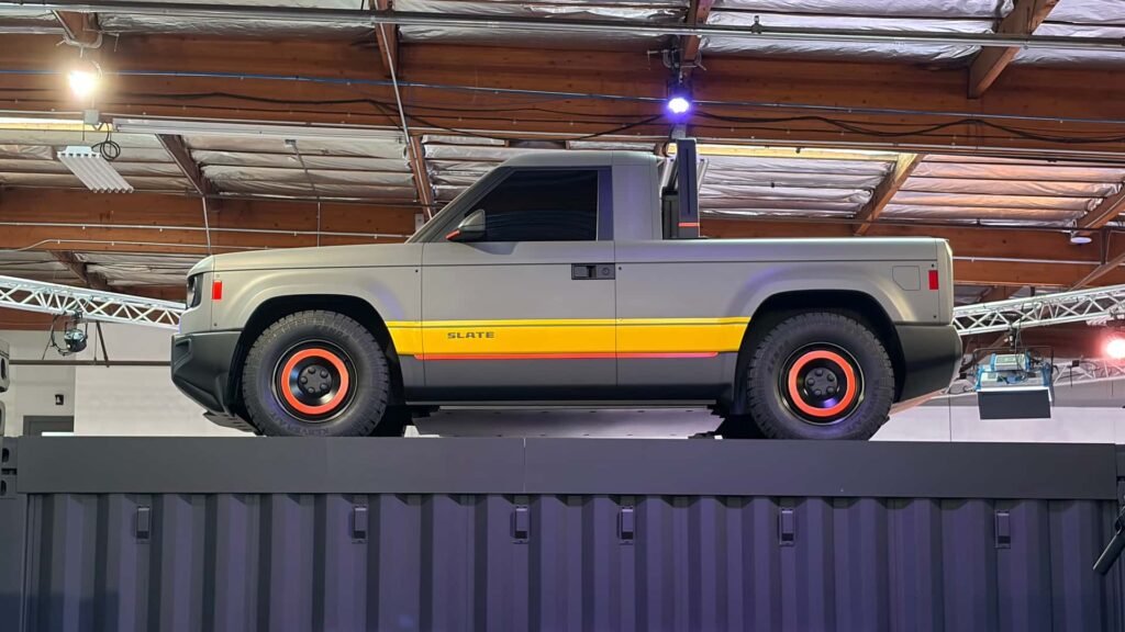 SLATE elektrisk pickup i et udstillingslokale