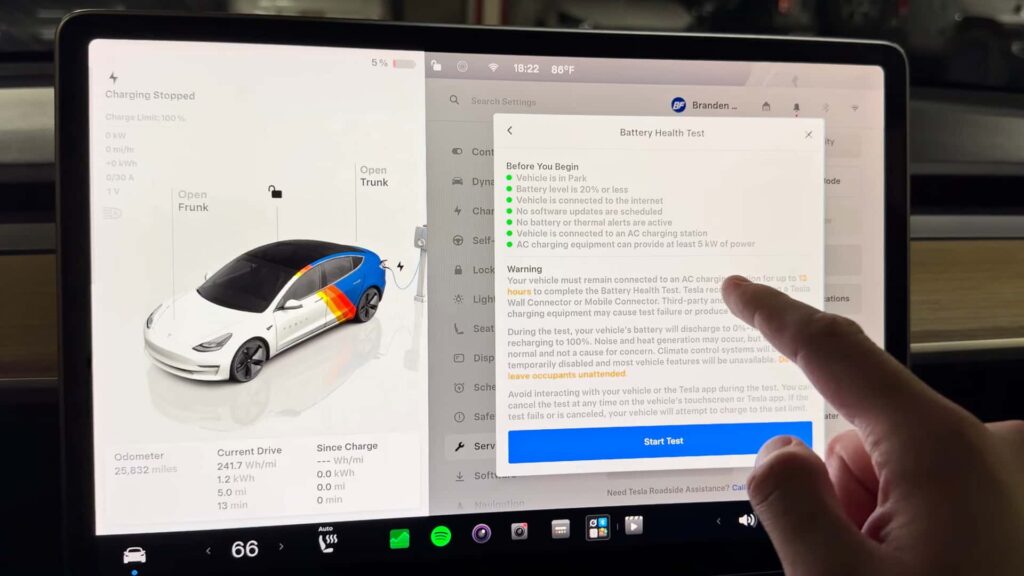Tesla Model 3 skærm viser batteritestmenu