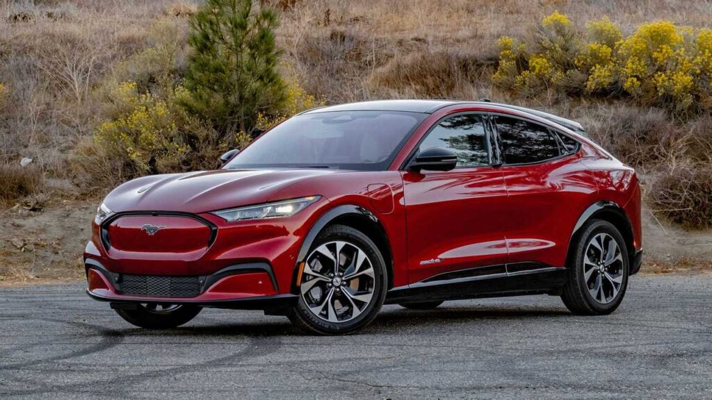 Ford Mustang Mach-E parkeret udendørs
