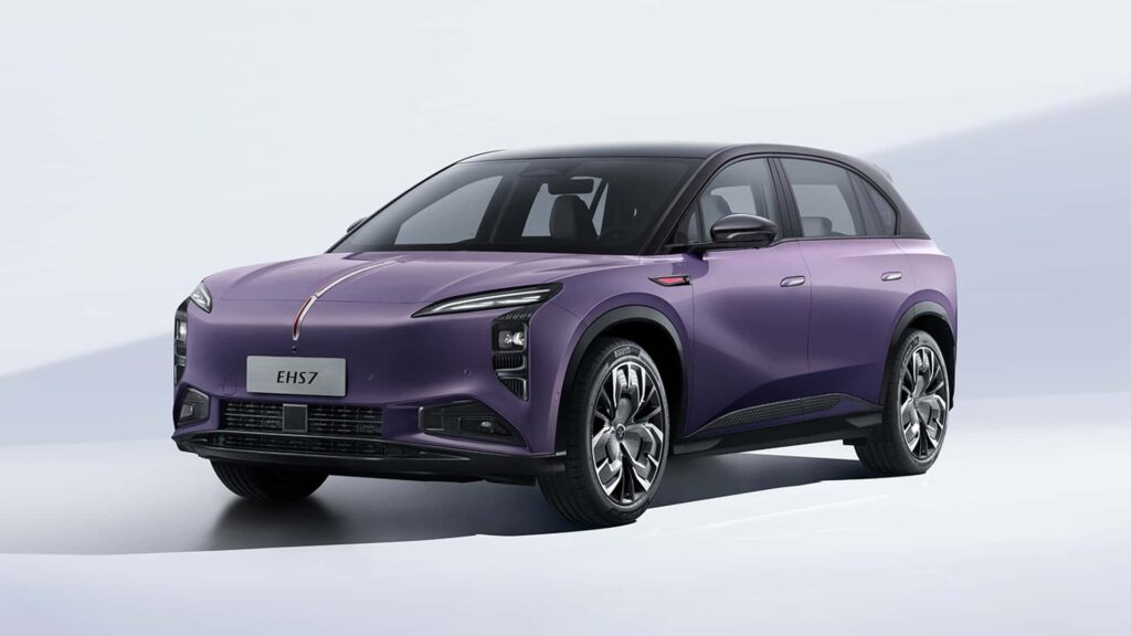 Hongqi E-HS7 elektrisk SUV i udstillingslokale