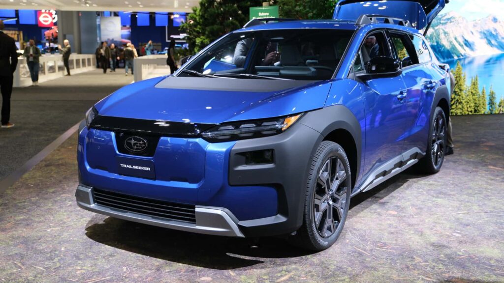 Subaru Trailseeker elektrisk SUV i udstillingslokale