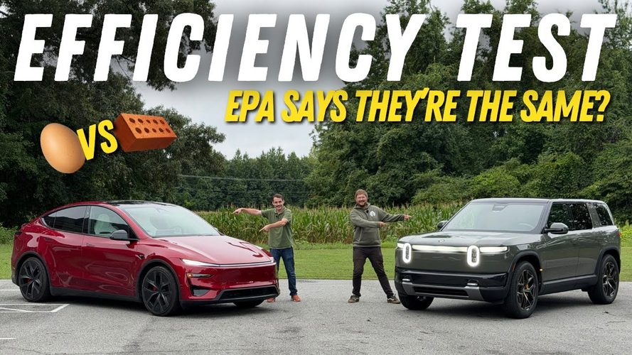 Rød Tesla Model X og grå Rivian R1S deltage i effektivitetstest