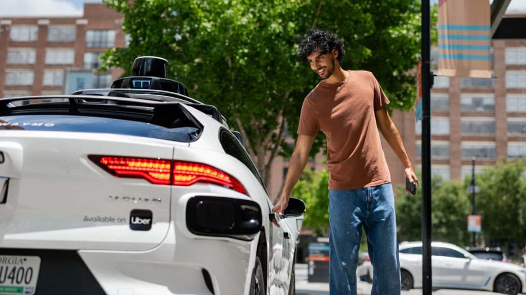 Waymo Jaguar under autonome kørselstests i byen