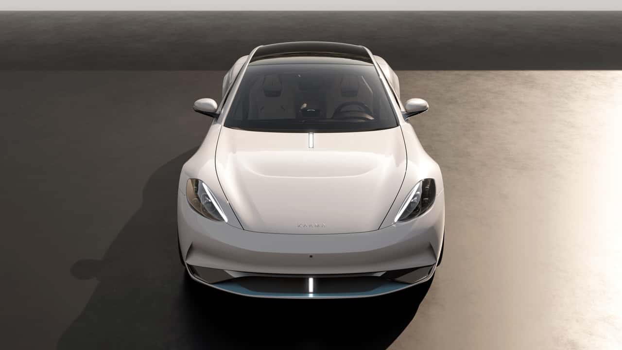 Karma elektrisk sedan i showroom