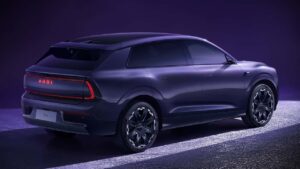 Audi E7X elektrisk SUV i et showroom