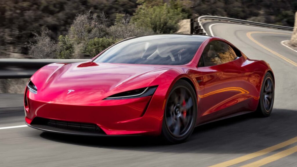 Tesla Roadster kører på snoet vej