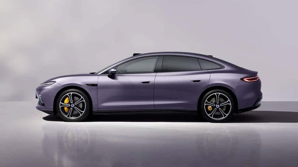 XPeng elektrisk sedan i studie