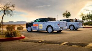 Fathom prototype elektrisk varebil på parkeringsplads