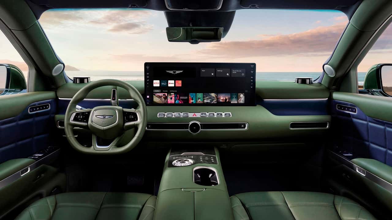 Genesis EV-interiør med digitalt display