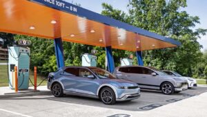 Hyundai Ioniq 5 oplades ved en ladestation