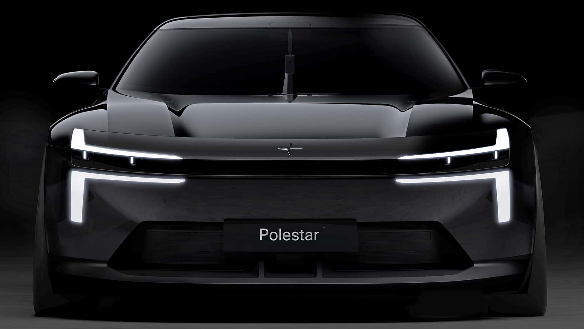 Forfra af sort Polestar elbil i mørke omgivelser