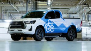 Toyota pickup på fabriksgulv