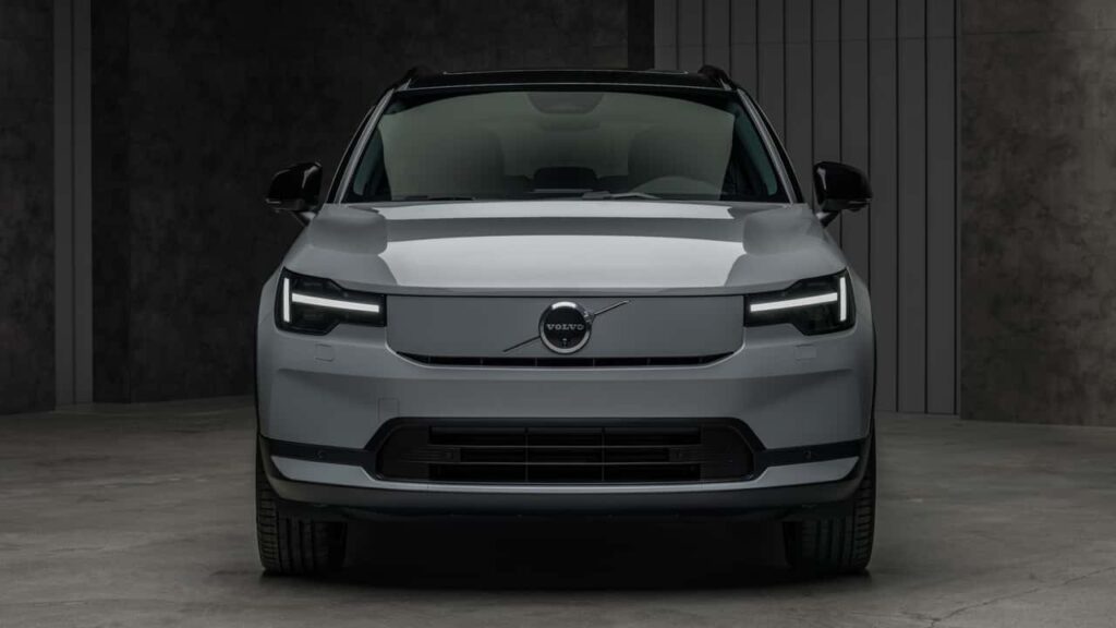 Volvo elektrisk SUV i showroom