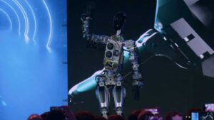 Tesla-robot præsenteret på scene